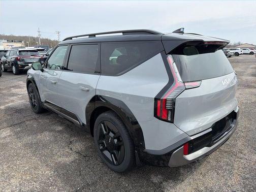 Wolf Gray/Ebony Black Roof 2026 Kia EV9 GT-Line