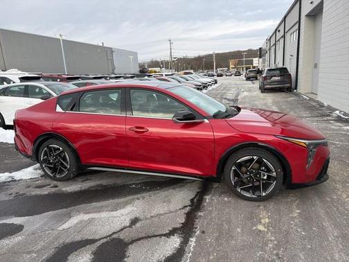 2025 Kia K4 GT-Line