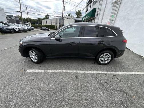 2025 Mercedes-Benz GLC 300 4MATIC