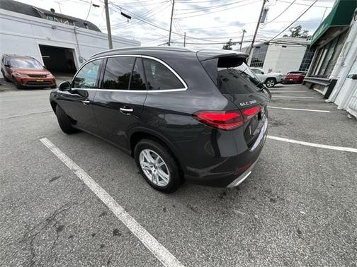 2025 Mercedes-Benz GLC 300 4MATIC