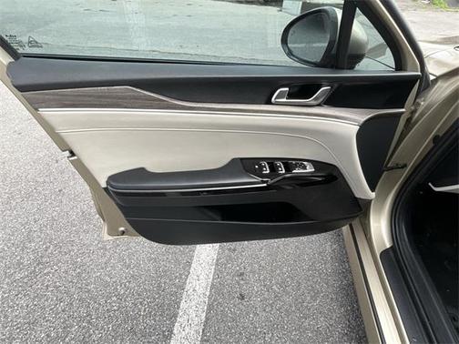 2022 Kia K5 EX