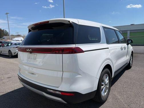 Snow White Pearl 2024 Kia Carnival LX