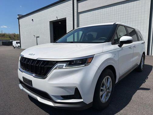 Snow White Pearl 2024 Kia Carnival LX