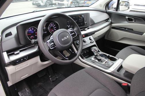 Snow White Pearl 2024 Kia Carnival LX
