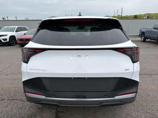 Glacial White Pearl 2026 Kia Sportage EX