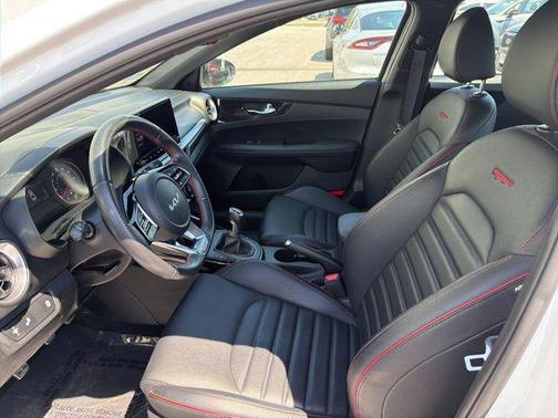 Snow White Pearl 2023 Kia Forte GT