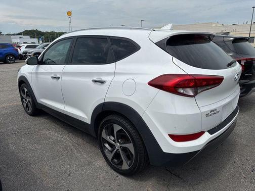 Winter White 2016 Hyundai TUCSON Limited