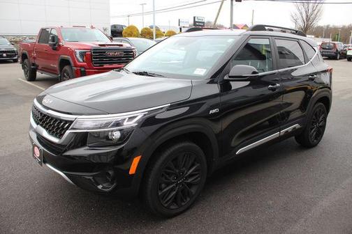 Cherry Black 2023 Kia Seltos Nightfall Edition