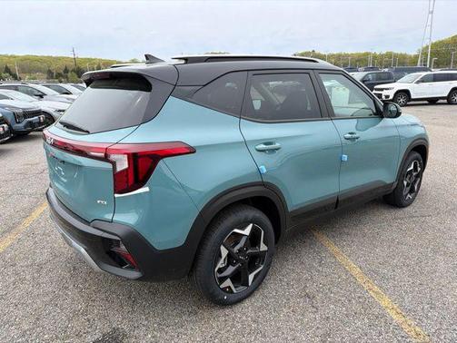 Pluton Blue/Black Roof 2026 Kia Seltos S