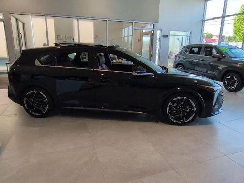 Aurora Black Pearl 2026 Kia K4 GT-Line