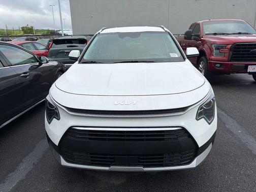 Snow White Pearl 2026 Kia Niro EX