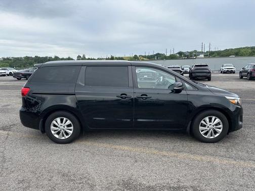 2018 Kia Sedona LX