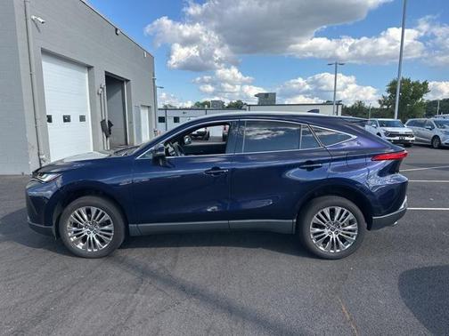 2023 Toyota Venza XLE