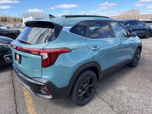 Pluton Blue 2026 Kia Seltos EX