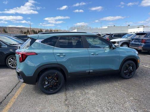 Pluton Blue 2026 Kia Seltos EX