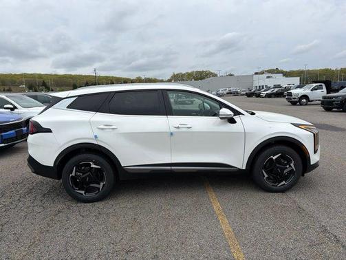 Snow White Pearl 2026 Kia Sportage Hybrid EX