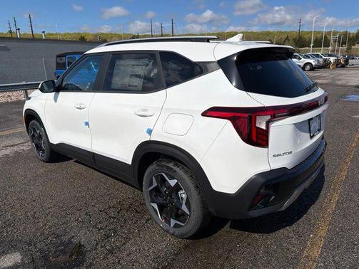 Snow White Pearl 2026 Kia Seltos S