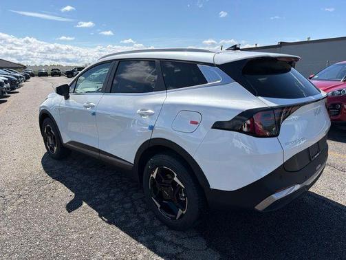 Snow White Pearl 2026 Kia Sportage Hybrid EX