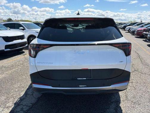 Snow White Pearl 2026 Kia Sportage Hybrid EX