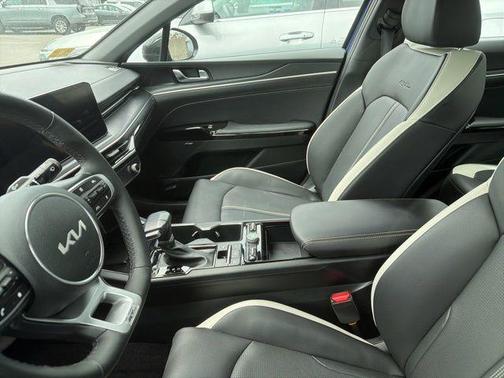Yacht Blue 2025 Kia K5 GT-Line