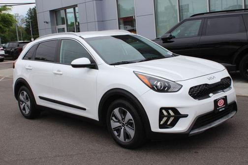 Snow White Pearl 2022 Kia Niro LX
