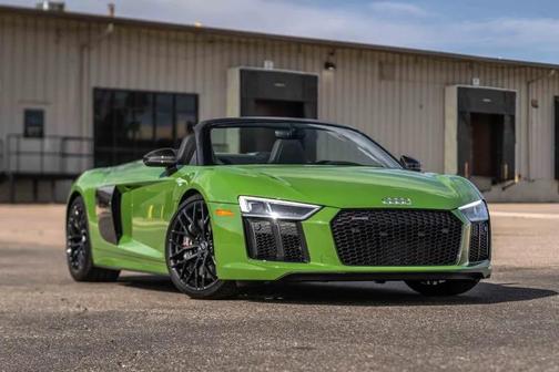 Green 2018 Audi R8 5.2 V10 plus