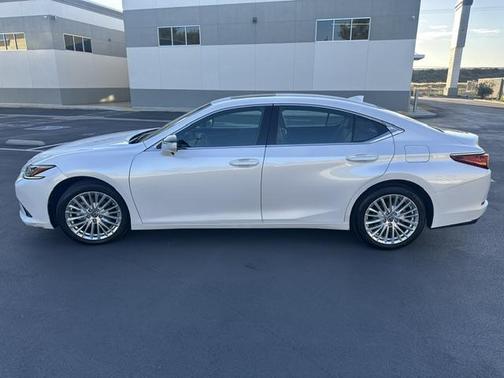Eminent White Pearl 2023 Lexus ES 350 Base