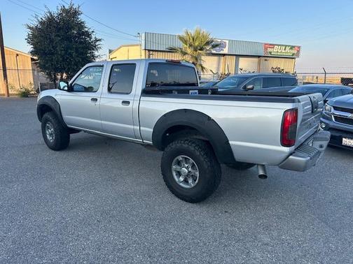 2004 Nissan Frontier XE-V6 Crew Cab
