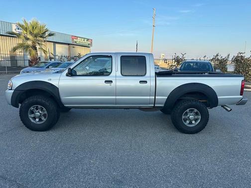 2004 Nissan Frontier XE-V6 Crew Cab
