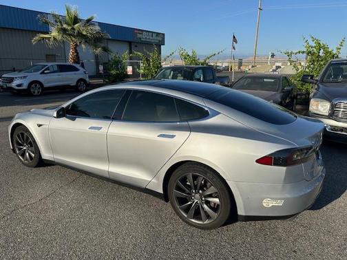 2015 Tesla Model S 85