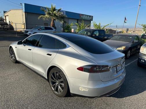 2015 Tesla Model S 85