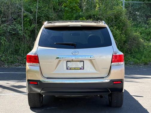 Champagne 2013 Toyota Highlander Limited