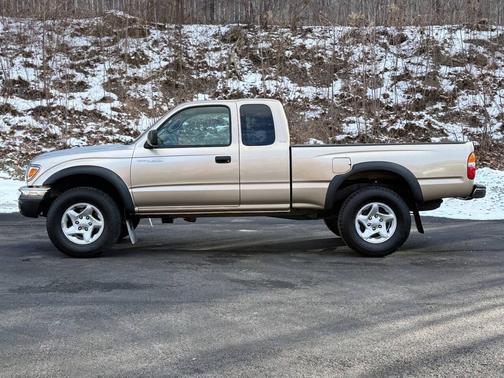2004 Toyota Tacoma Xtracab