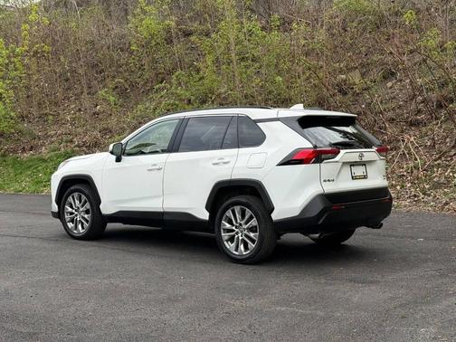 Super White 2019 Toyota RAV4 XLE Premium