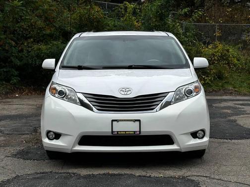 2014 Toyota Sienna XLE