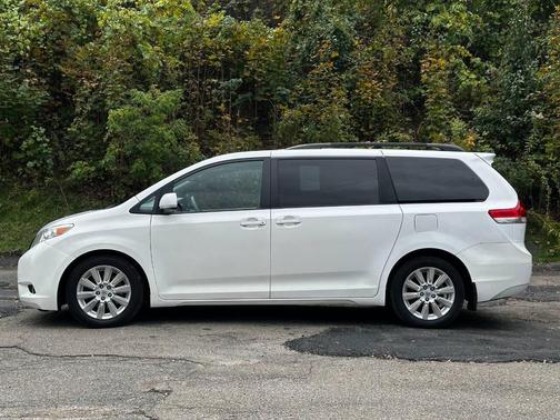 2014 Toyota Sienna XLE