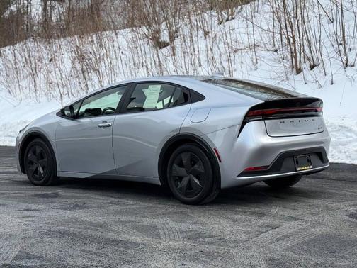 2023 Toyota Prius LE