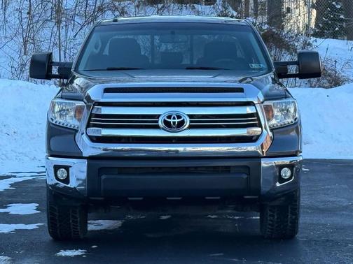 2017 Toyota Tundra SR5