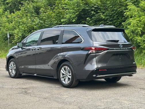 2025 Toyota Sienna Limited 7-Passenger