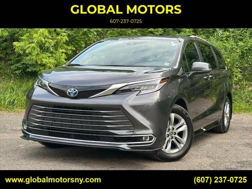 2025 Toyota Sienna Limited 7-Passenger