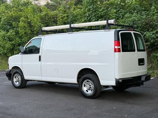 Summit White 2020 Chevrolet Express 2500 LT