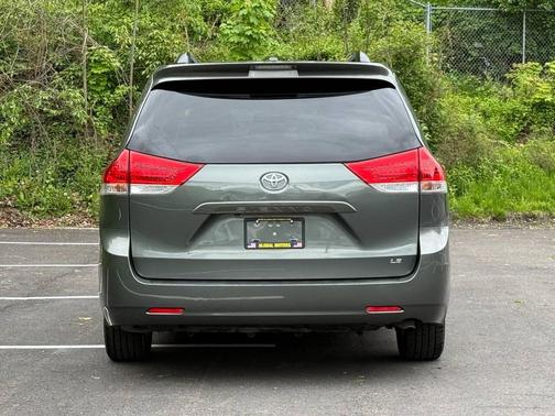 Cypress Pearl 2014 Toyota Sienna LE