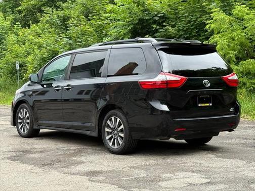 2018 Toyota Sienna XLE Premium