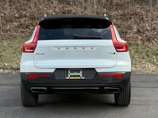 2019 Volvo XC40 T5 R-Design
