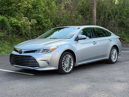 Celestial Silver Metallic 2017 Toyota Avalon Limited