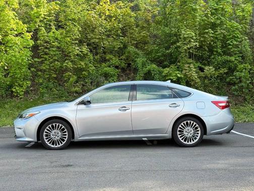 Celestial Silver Metallic 2017 Toyota Avalon Limited