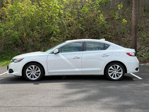 Off White 2018 Acura ILX AcuraWatch Plus Package