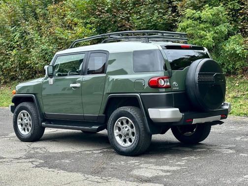 2013 Toyota FJ Cruiser Base