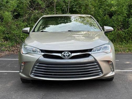 Creme Brulee Mica 2017 Toyota Camry XLE