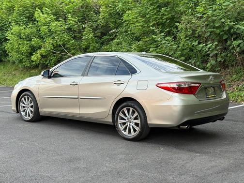 Creme Brulee Mica 2017 Toyota Camry XLE